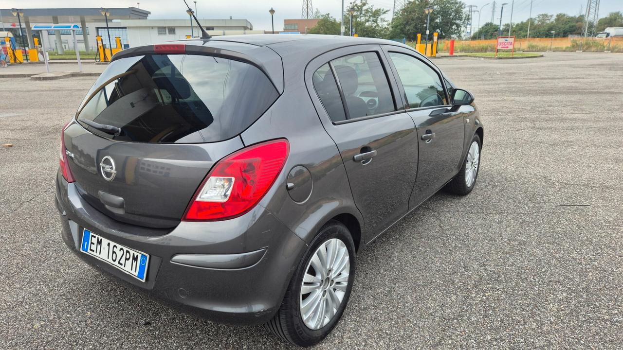 Opel Corsa 1.2 Benzina Euro 5 NEOPATENTATO