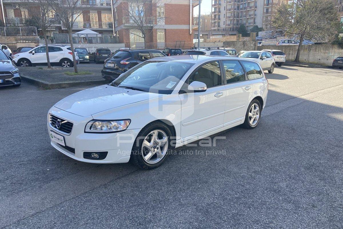 VOLVO V50 D2 POLAR