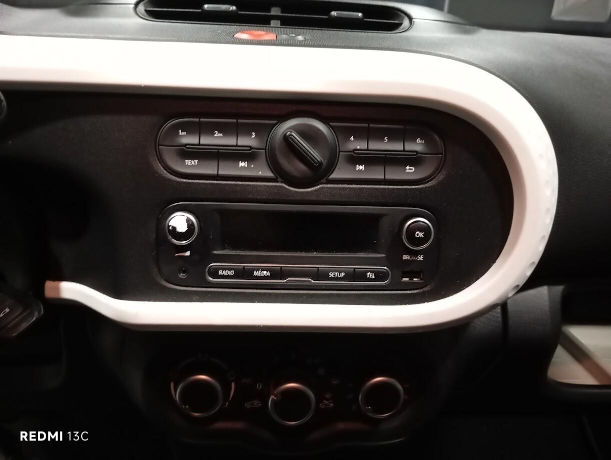 Renault Twingo del 2016 1000 BENZINA NEOPATENTATI