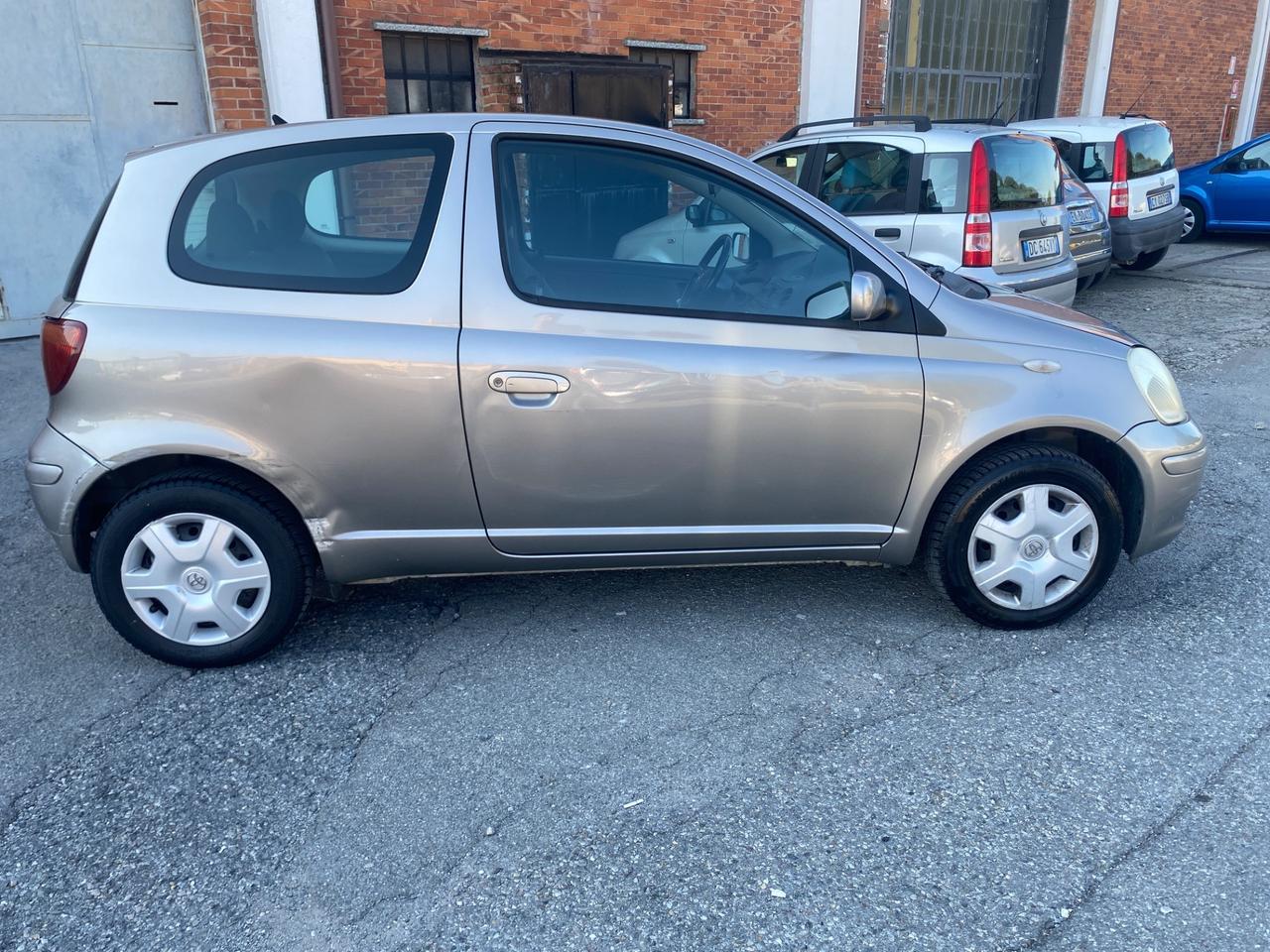 Toyota Yaris 1.0i 16V cat 3 porte