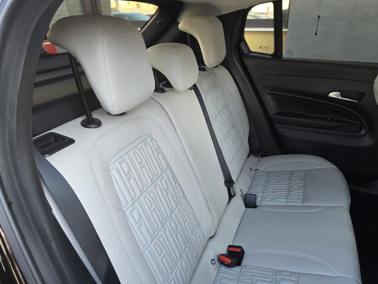 Fiat 600 Hybrid 110 CV DCT MHEV La Prima