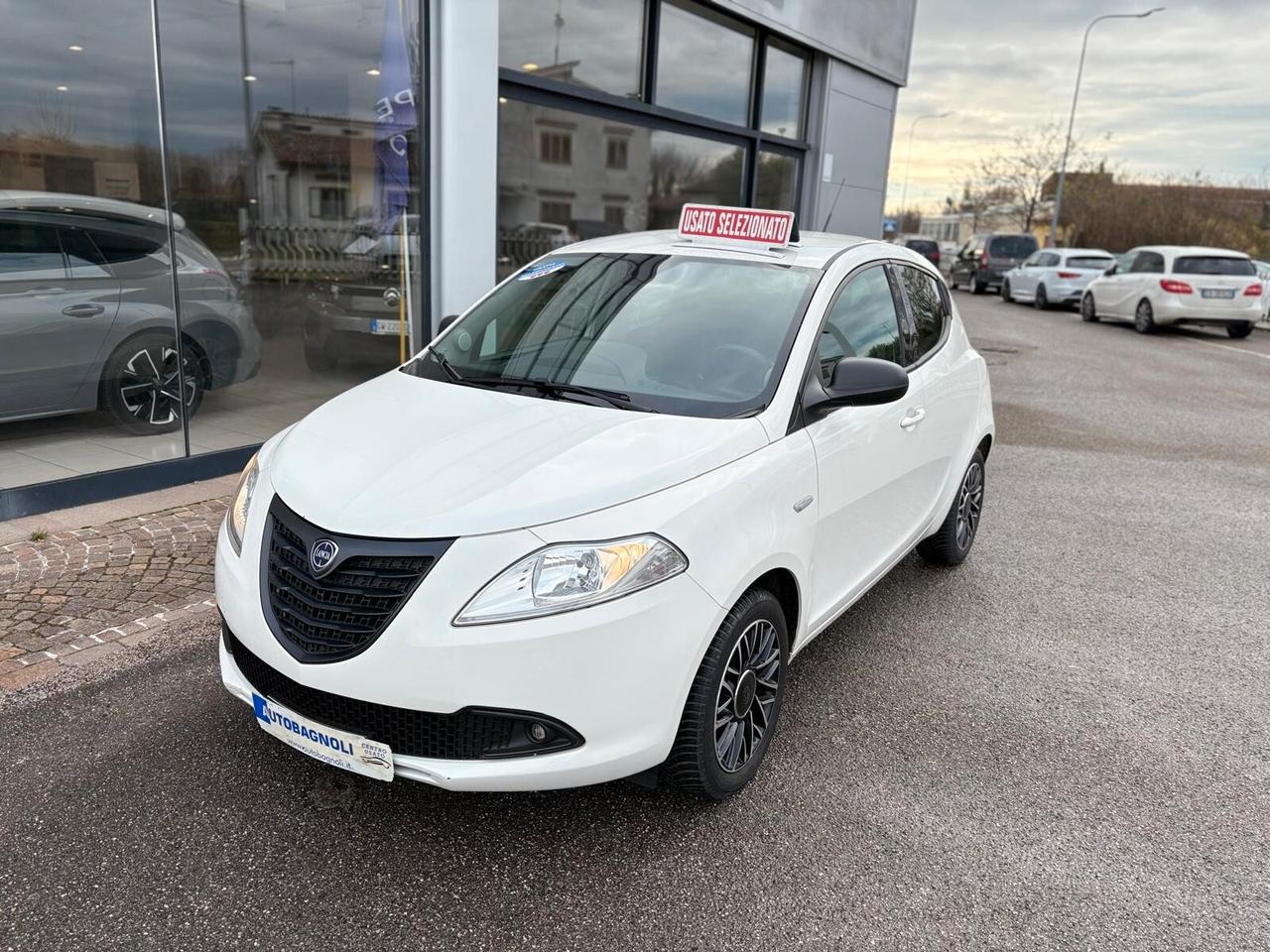 Lancia Ypsilon MOMODESIGN 1.3 MJT 16V 95 CV 5 p. UNICO PR.