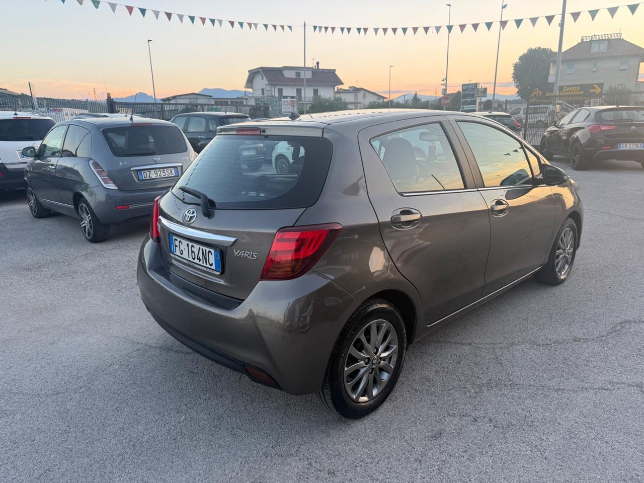 Toyota Yaris 1.0 5 porte Lounge