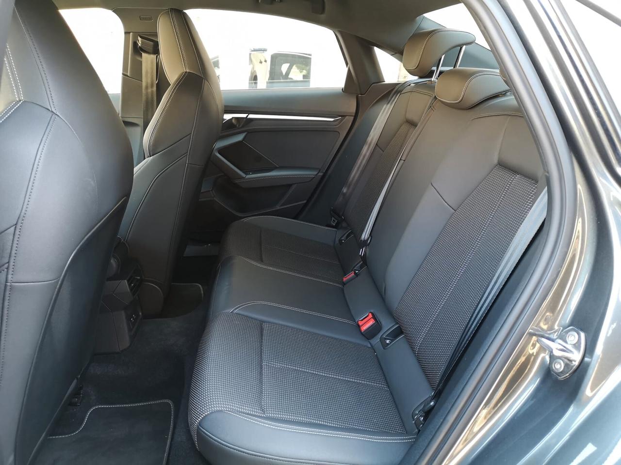 Audi A3 Sedan 30 TDI S tronic line edition