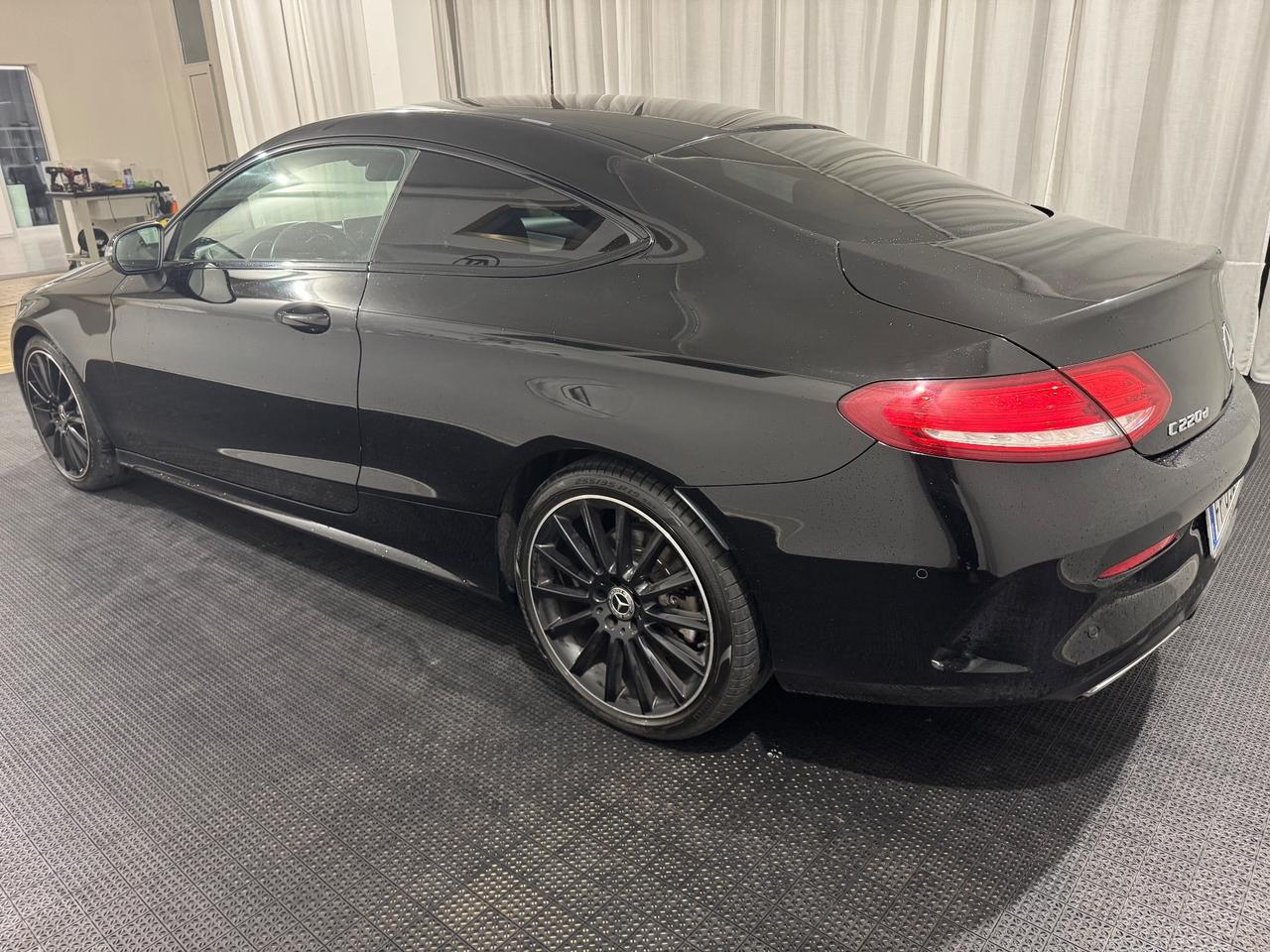 Mercedes-benz C 220 d Coupé Premium