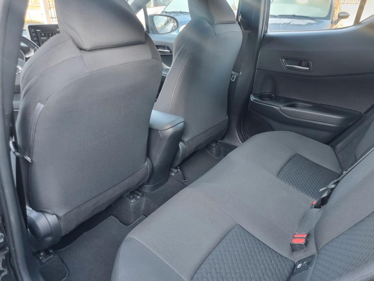 Toyota C-HR 1.8 Hybrid E-CVT Business