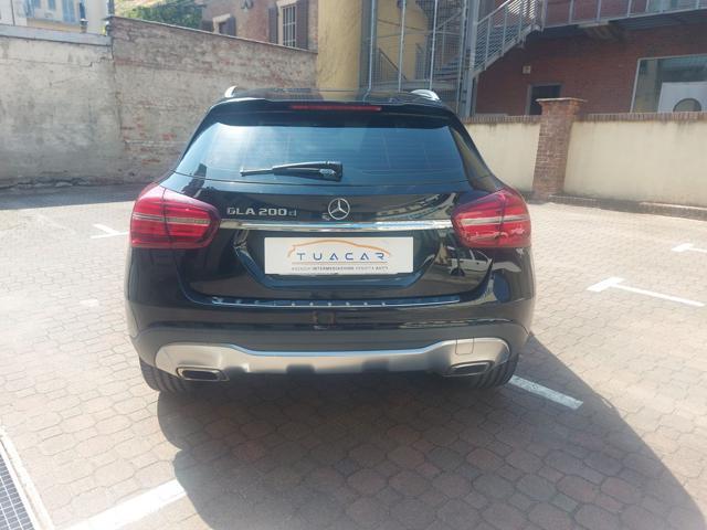 MERCEDES-BENZ GLA 200 D 136 CV SPORT AUTO