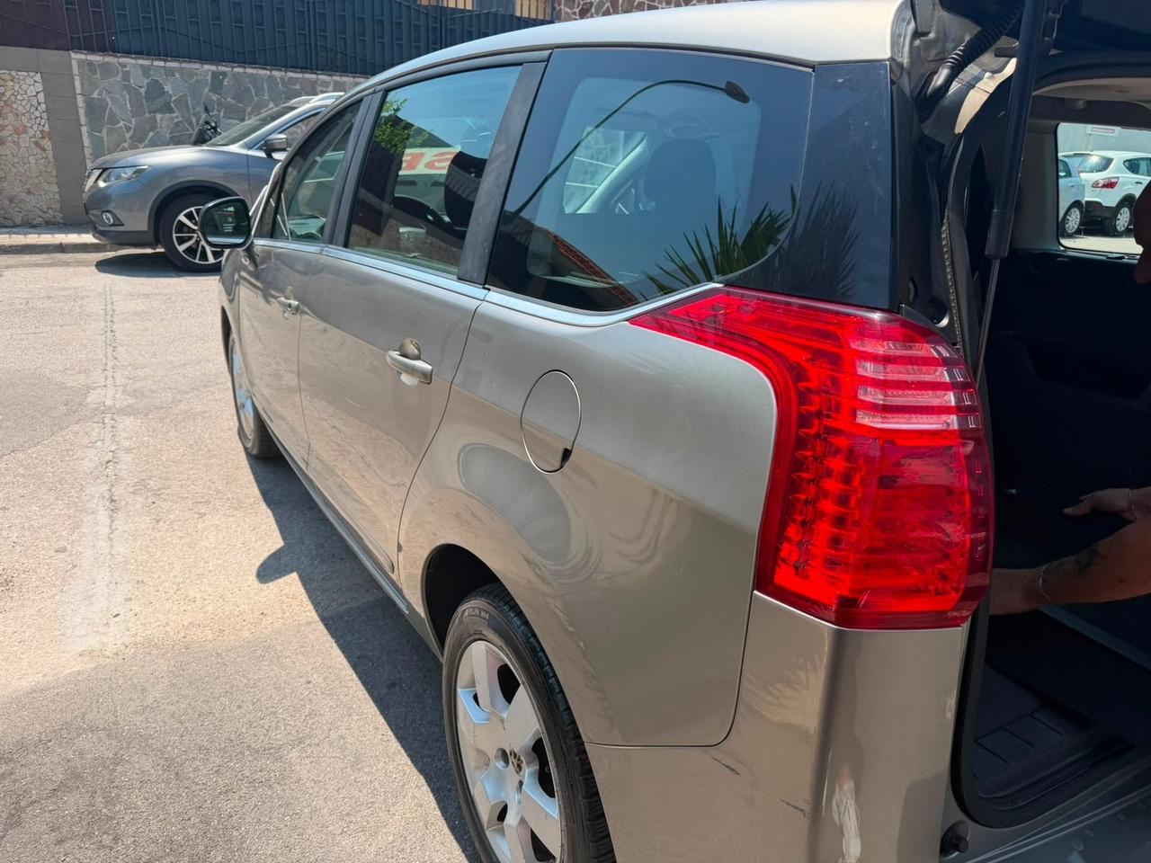 Peugeot 5008 1.6 HDi 112CV Allure