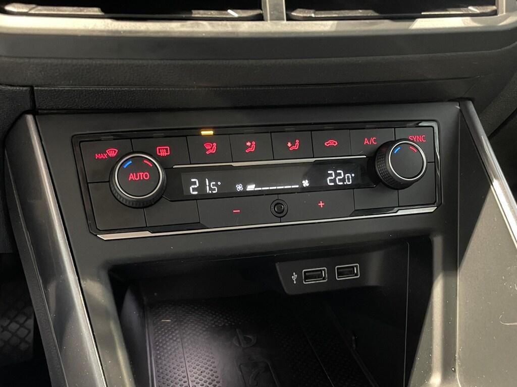 Volkswagen Polo VI 2017 1.0 TGI 90CV Highline R-Line Ext.- METANO