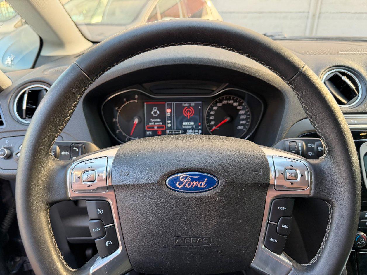 Ford S-Max 2.0 tdci Titanium c/radio 163cv powershift 7 POSTI CAMBIO NUOVO !!!