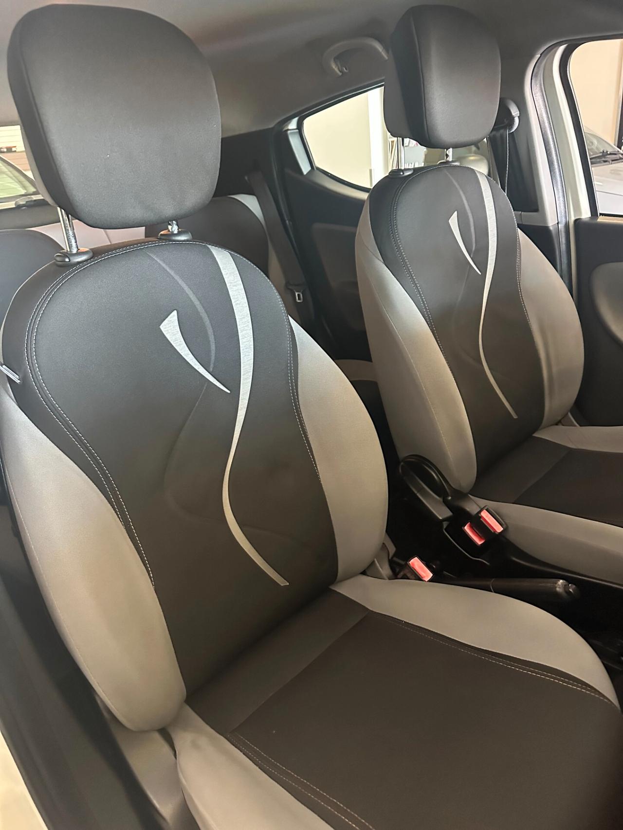 Lancia Ypsilon 1.2 69 CV 5 porte S&S Silver