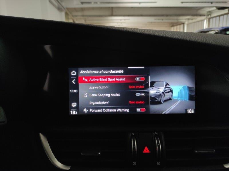 ALFA ROMEO Giulia (2016) - Giulia 2.0 Turbo 280 CV AT8 AWD Q4 Ti