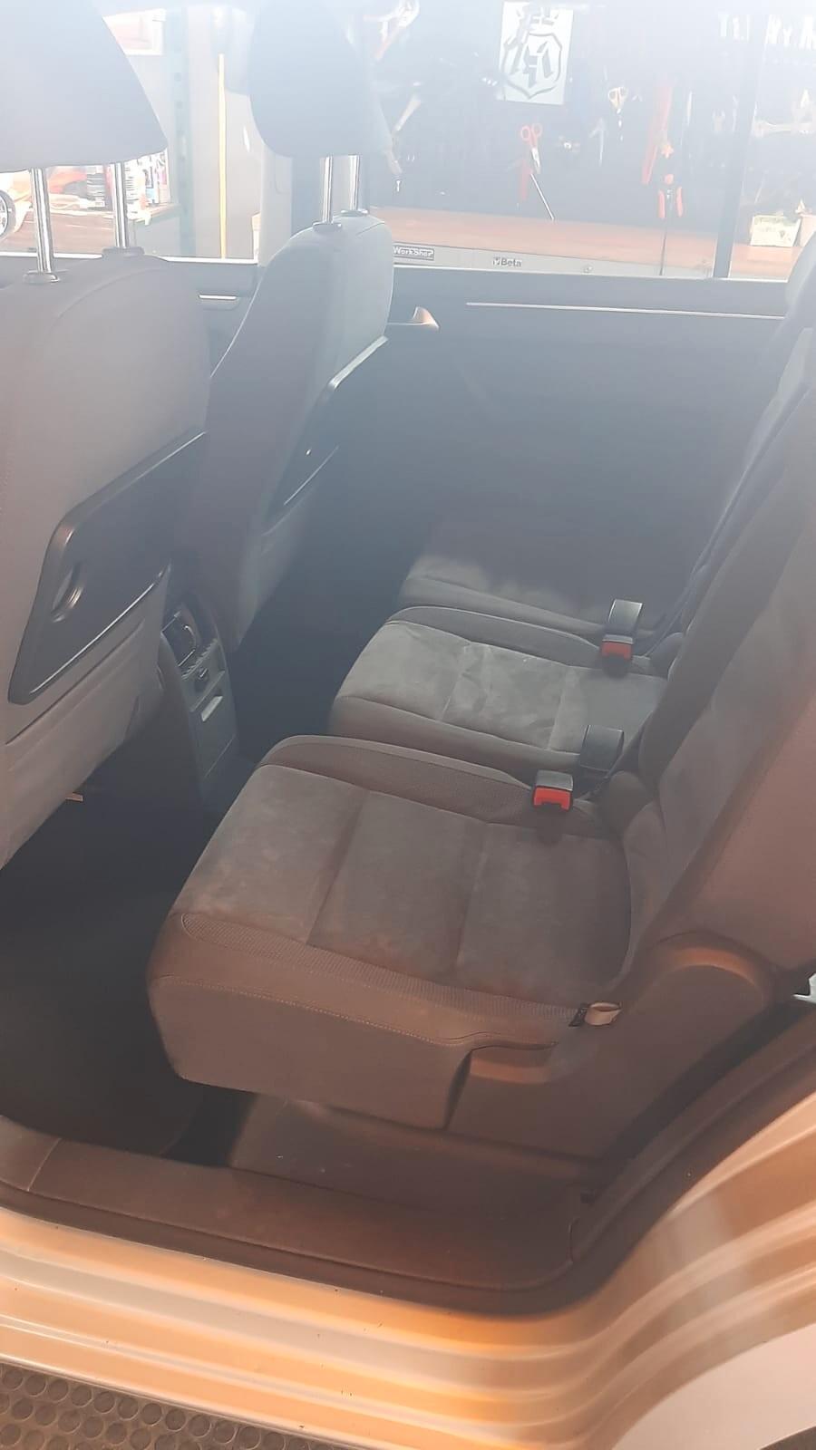 Volkswagen Touran 2.0 TDI 170 CV Highline prezzo €6900