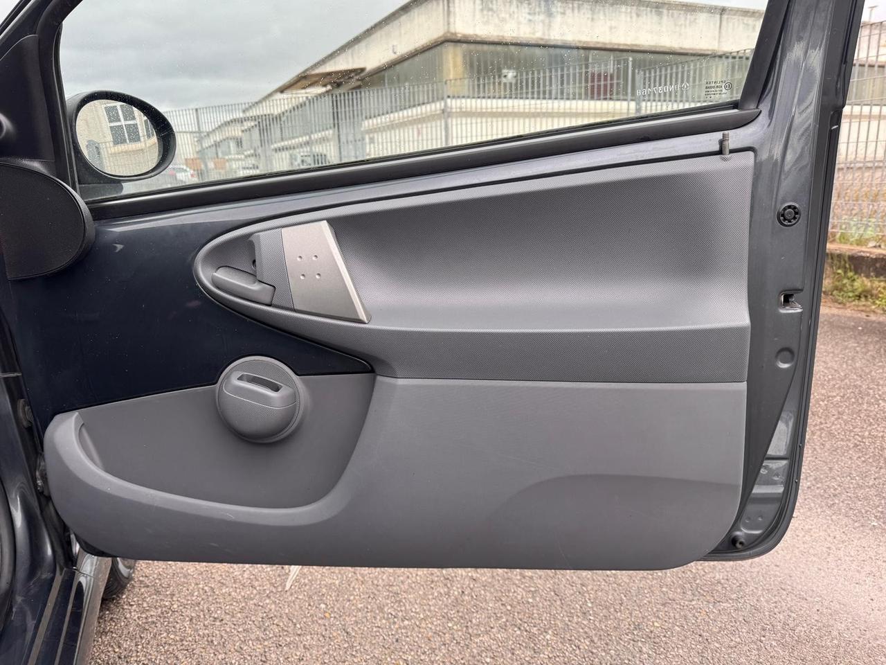 Toyota Aygo 1.0 VVT-i 69000 km GARANZIA 12m