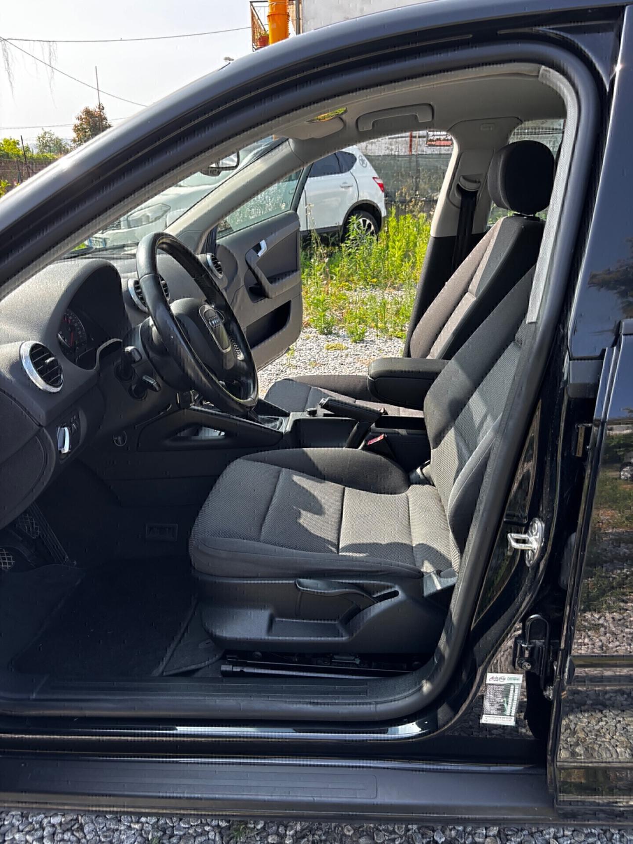 Audi A3 SPB 1.6 TDI 105 CV CR Ambition