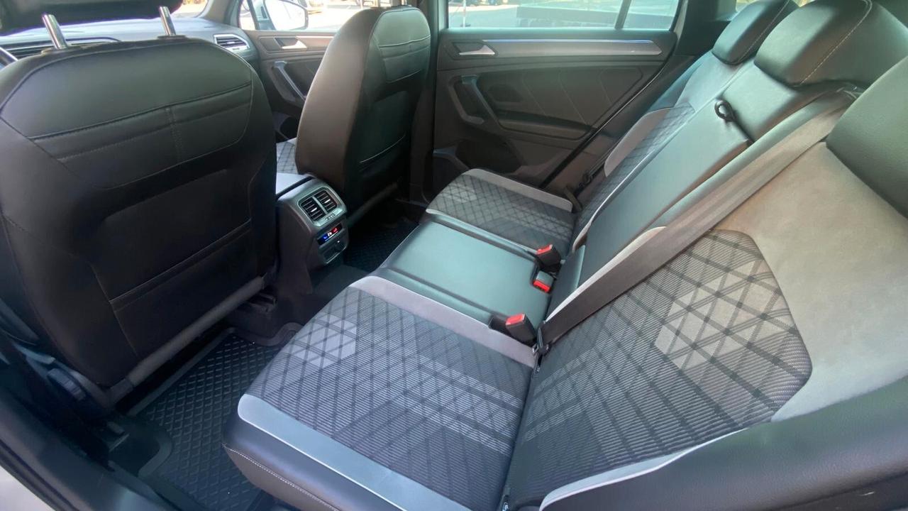 Volkswagen Tiguan 2.0 TDI 150 CV SCR DSG R-Line