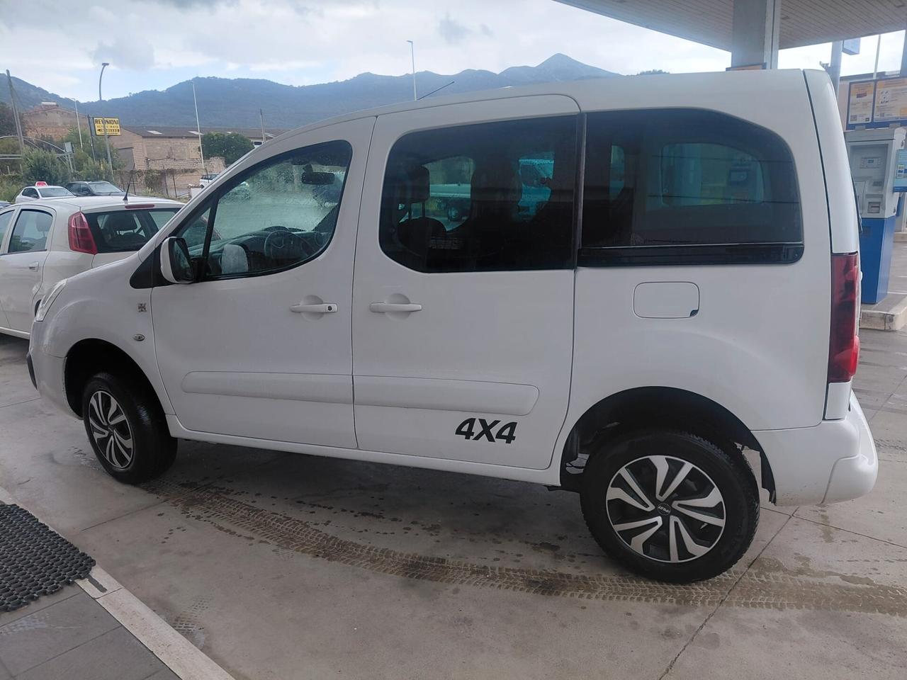 Peugeot Partner Tepee DANGEL 4X4 BlueHDi 100 Outdoor