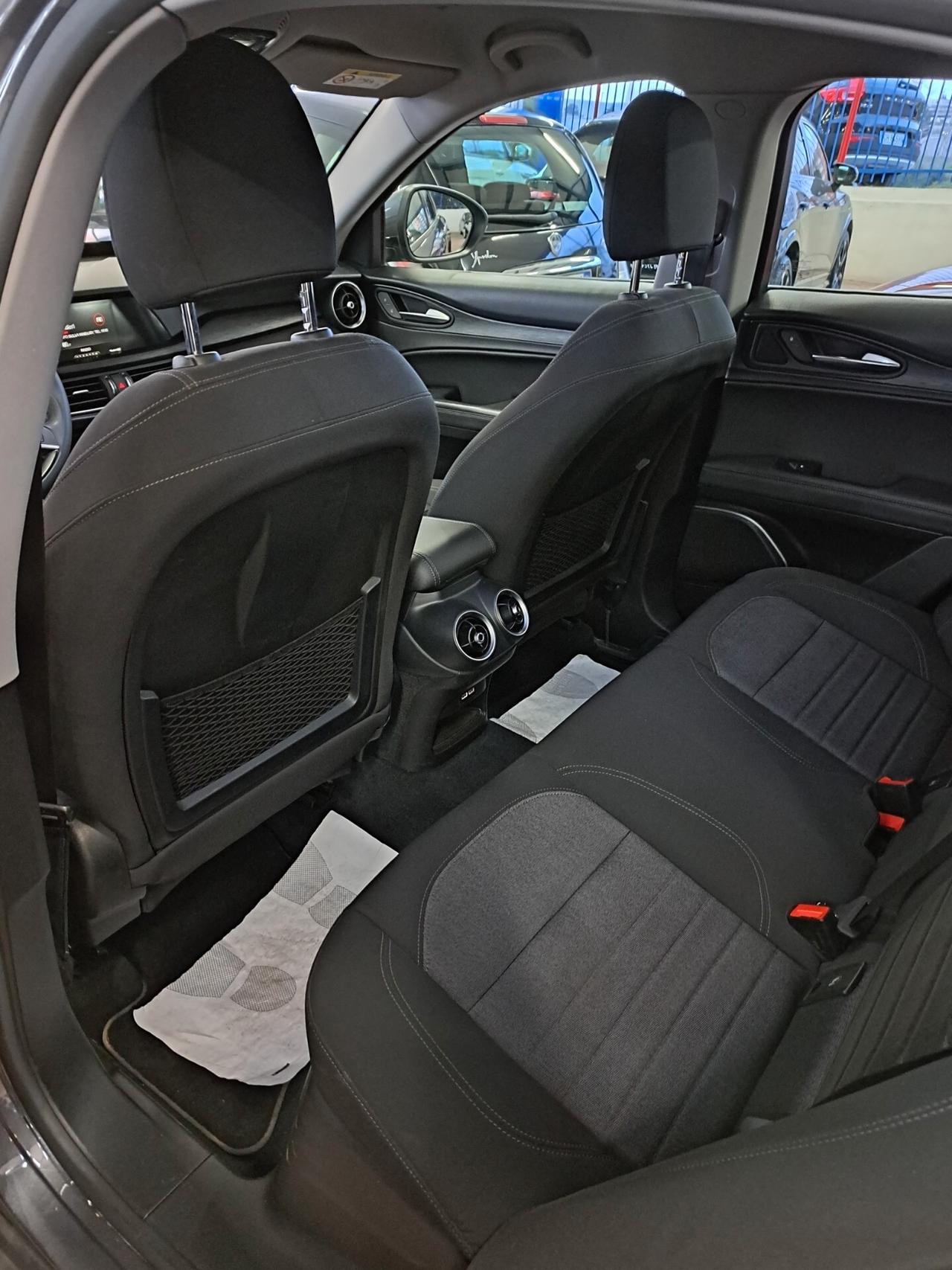 Alfa Romeo Stelvio 2.2 Turbodiesel 180 CV AT8 Q4 Business