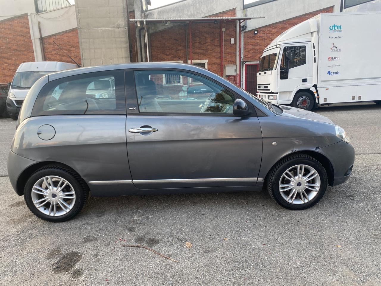 Lancia Ypsilon 1.2 69 CV 5 porte GPL Ecochic Silver