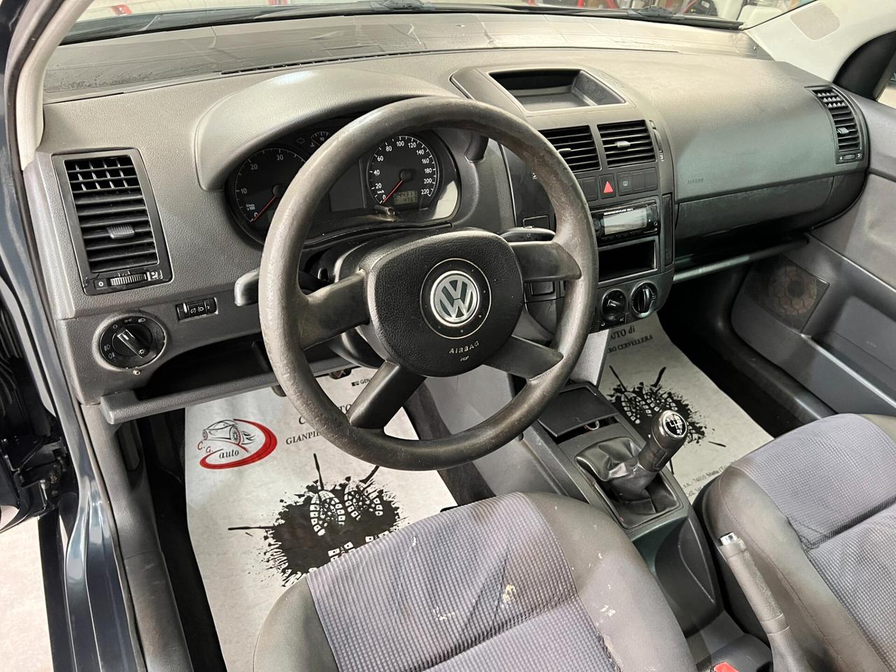 Volkswagen Polo 1.4 75 CV -Trendline - 2004