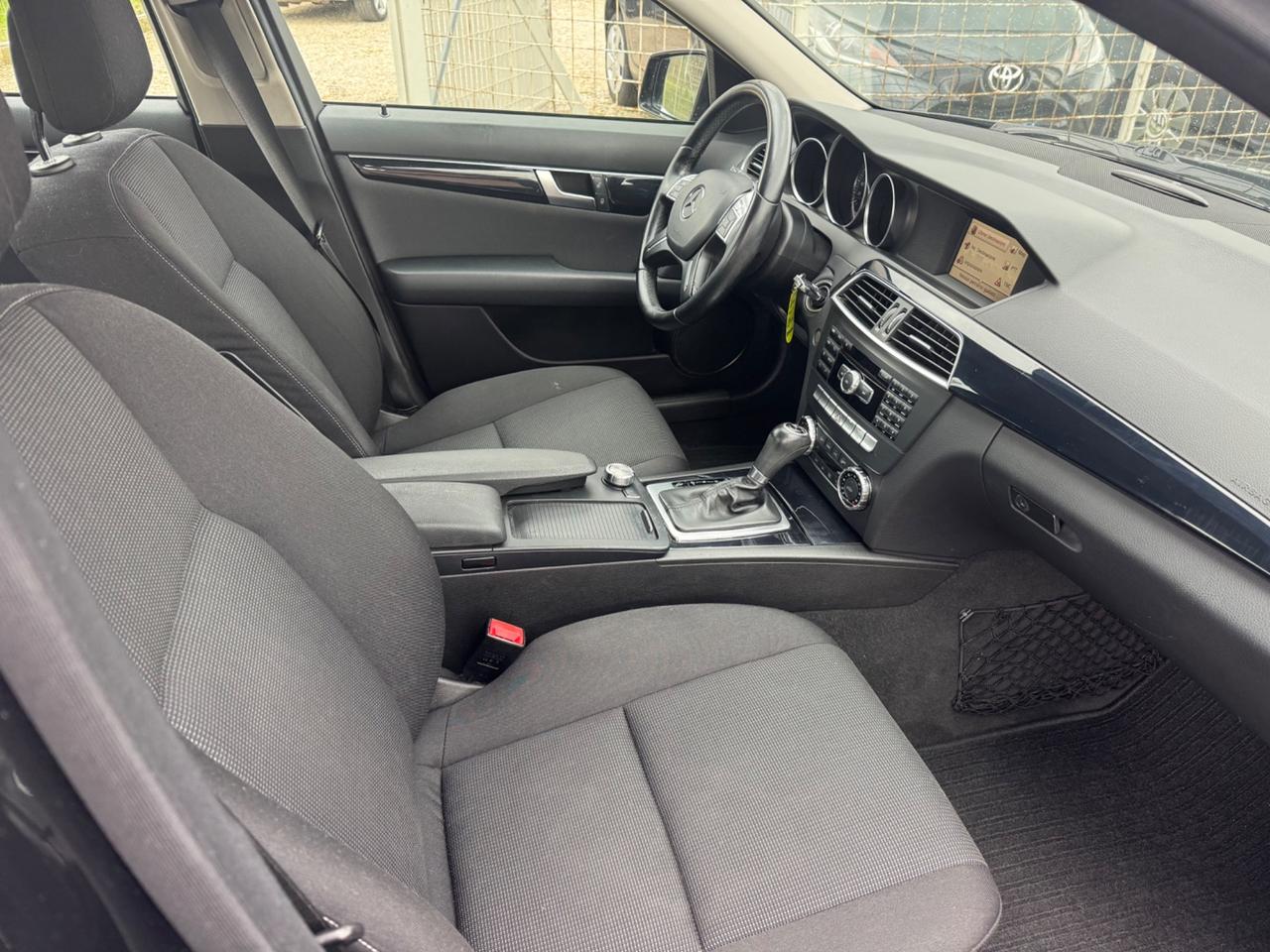 Mercedes-benz C 220 CDI BlueEFFICIENCY Avantgarde