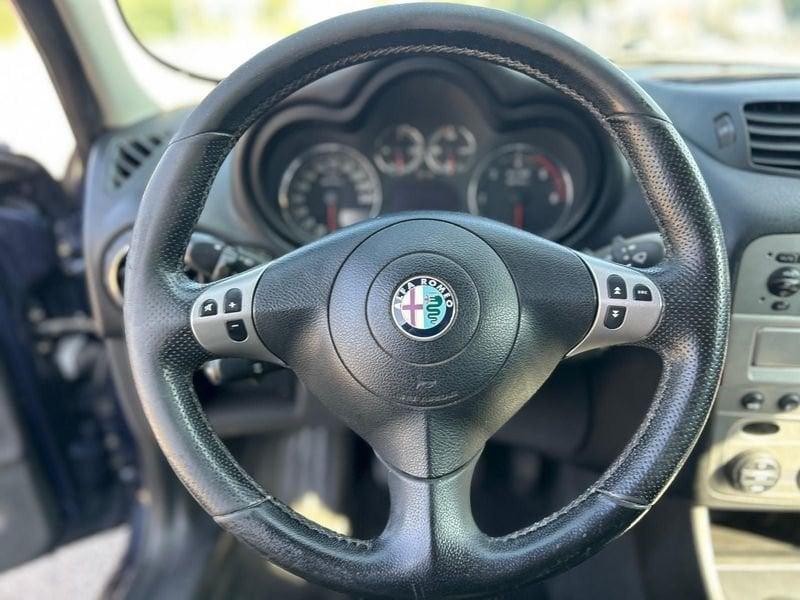 Alfa Romeo 147 147 1.9 JTD 5P MURPHYENYE
