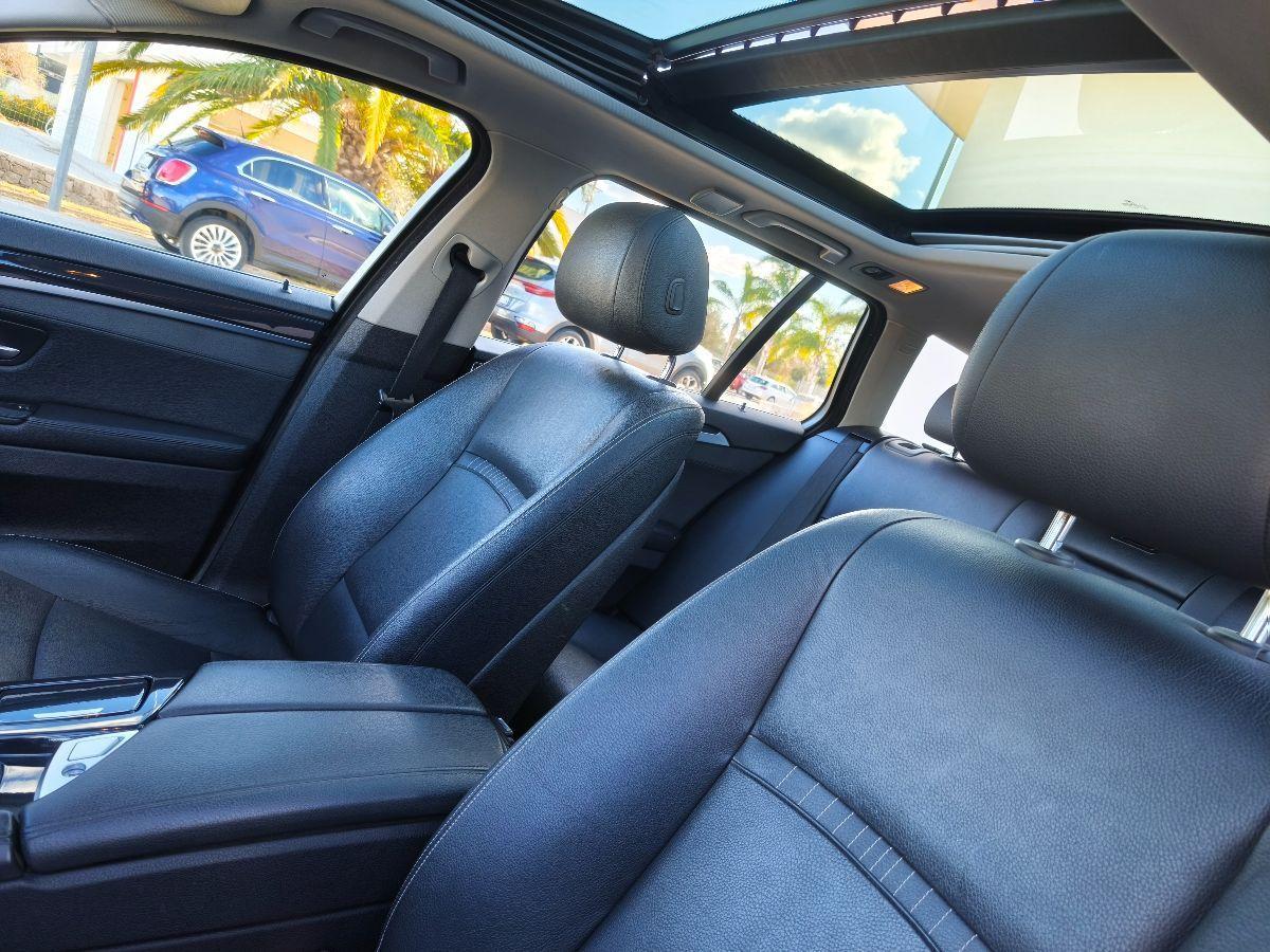 BMW Serie 5 Touring 520d Luxury Pelle Tetto LED