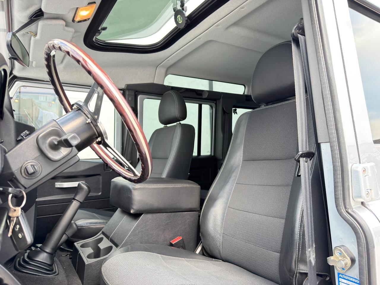 Land Rover Defender 110 2.2 TD4 SE 122 CV SW 7 POSTI AUTOCARRO IVA ESPOSTA