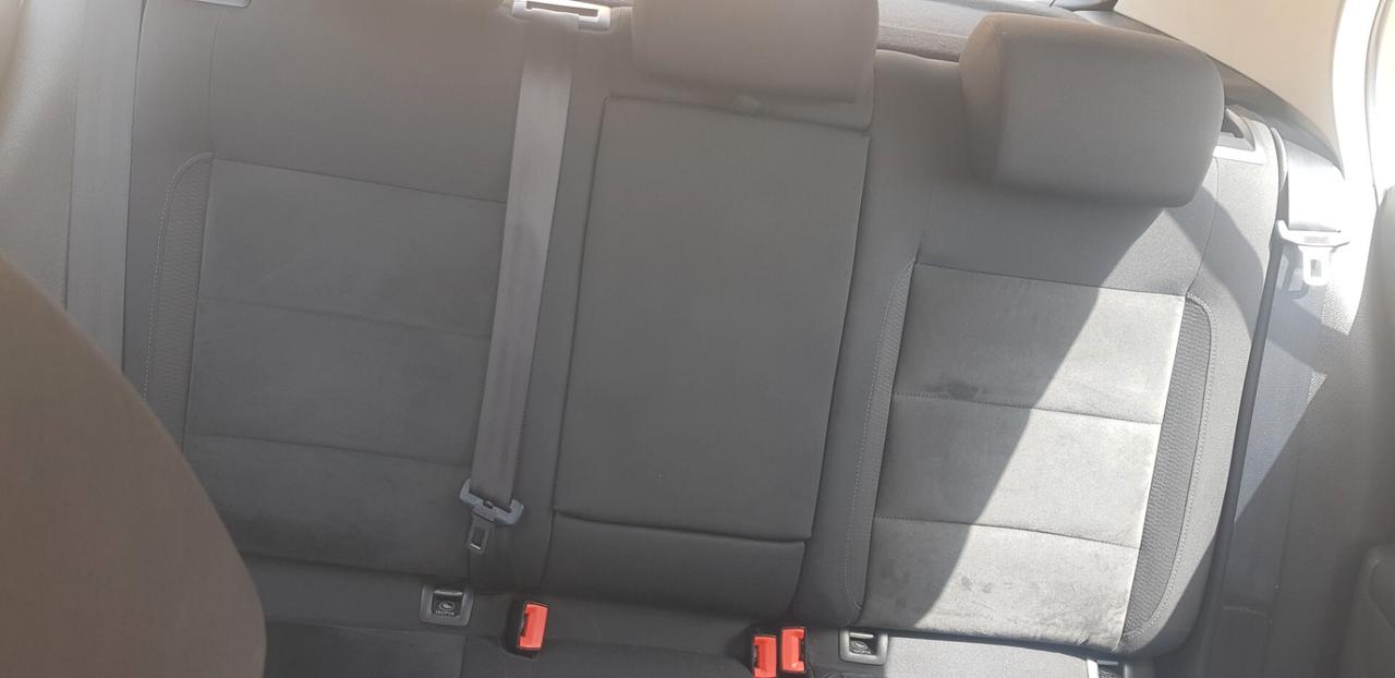 Volkswagen Golf 1.6 TDI DPF 5p. Highline