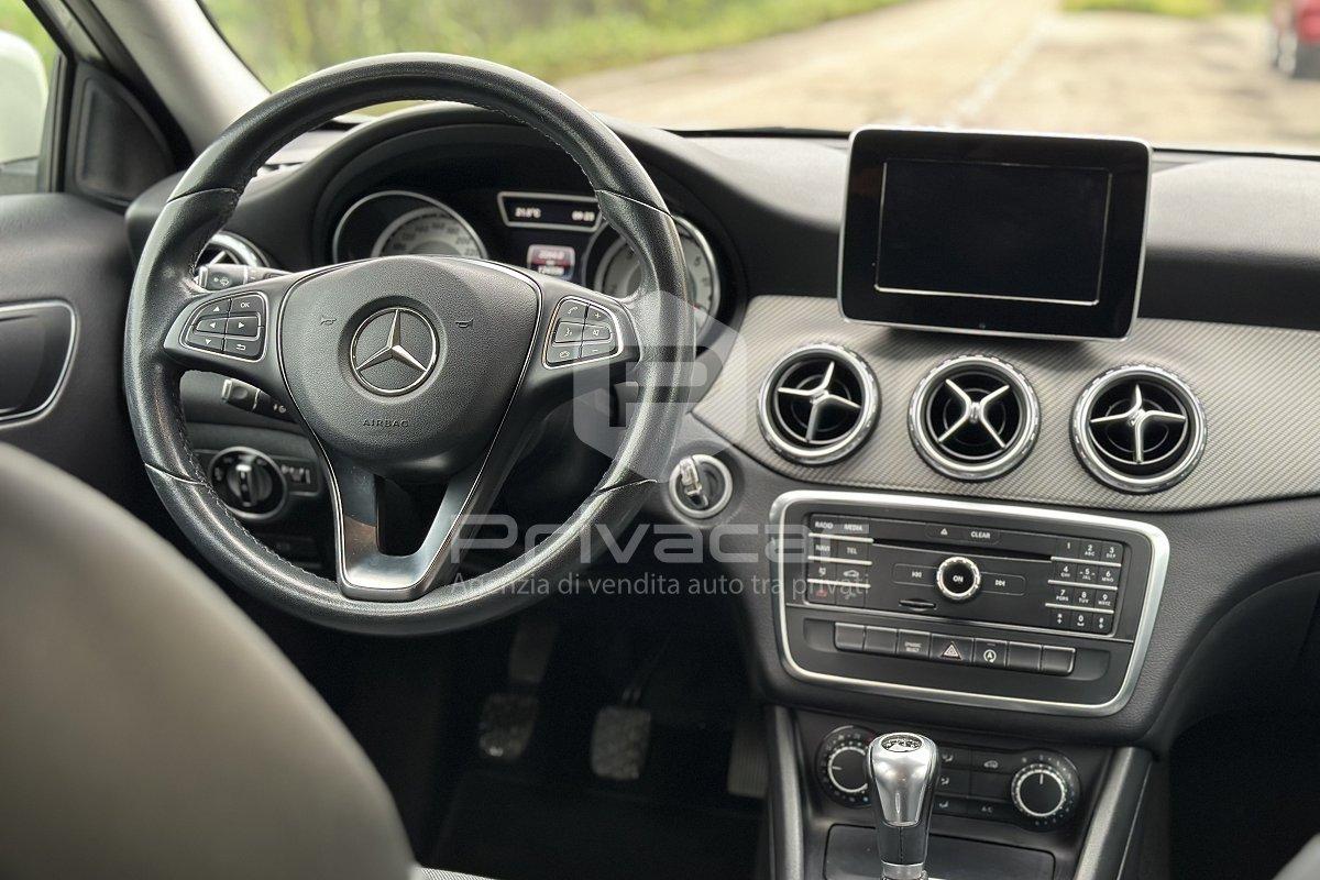 MERCEDES GLA 180 d Business