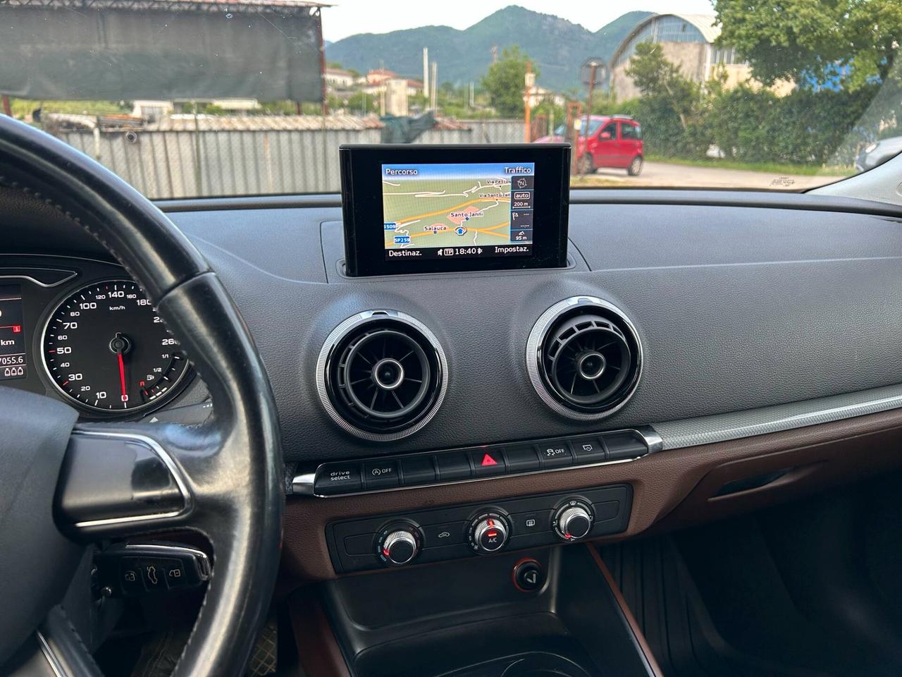 Audi A3 SPB 1.6 TDI 105 CV Ambition PELLE XENO NAVI