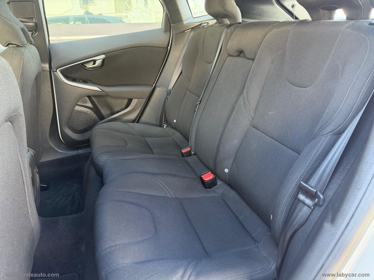 VOLVO V40 D2 Business