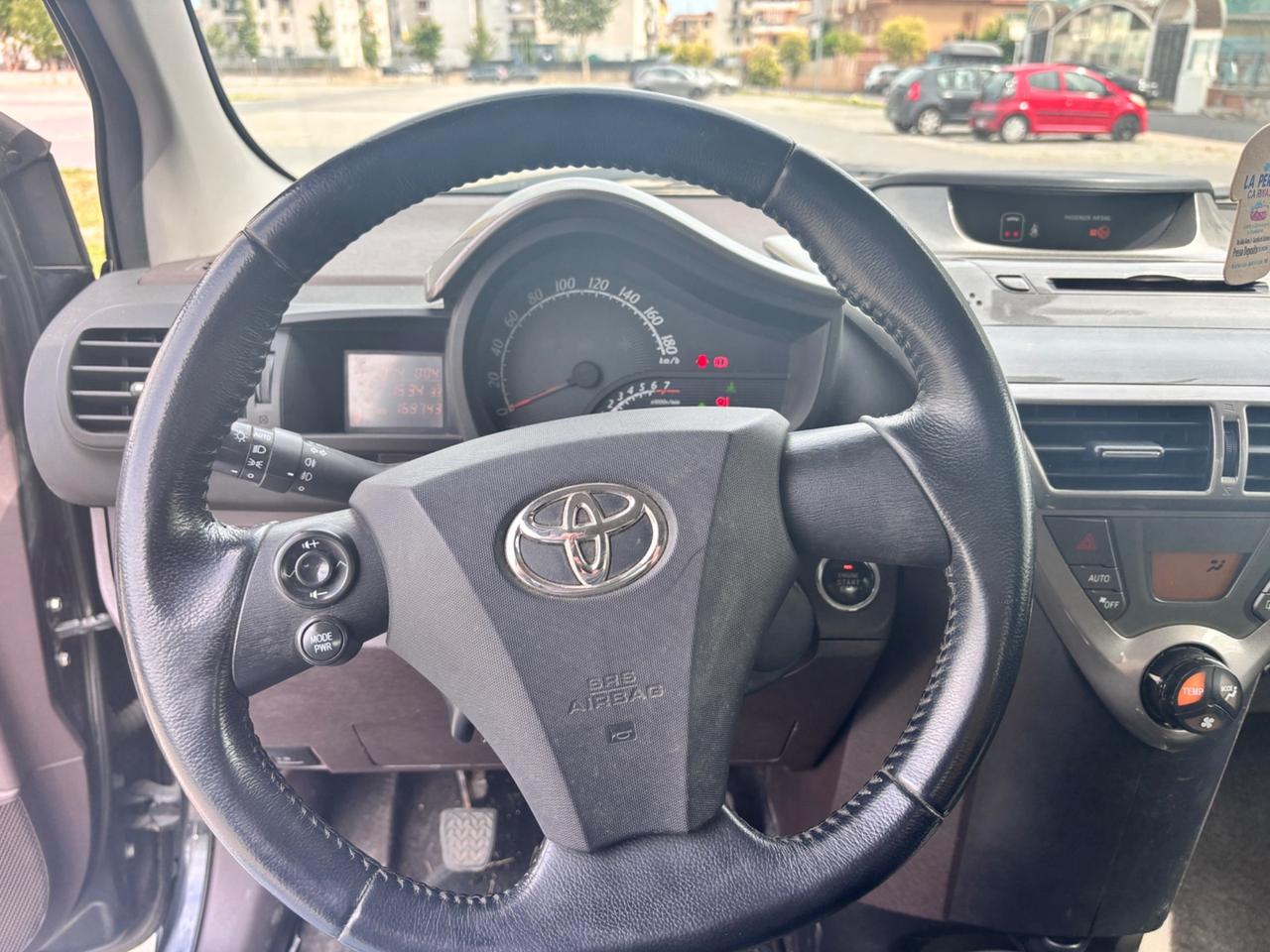 Toyota iQ 1.0