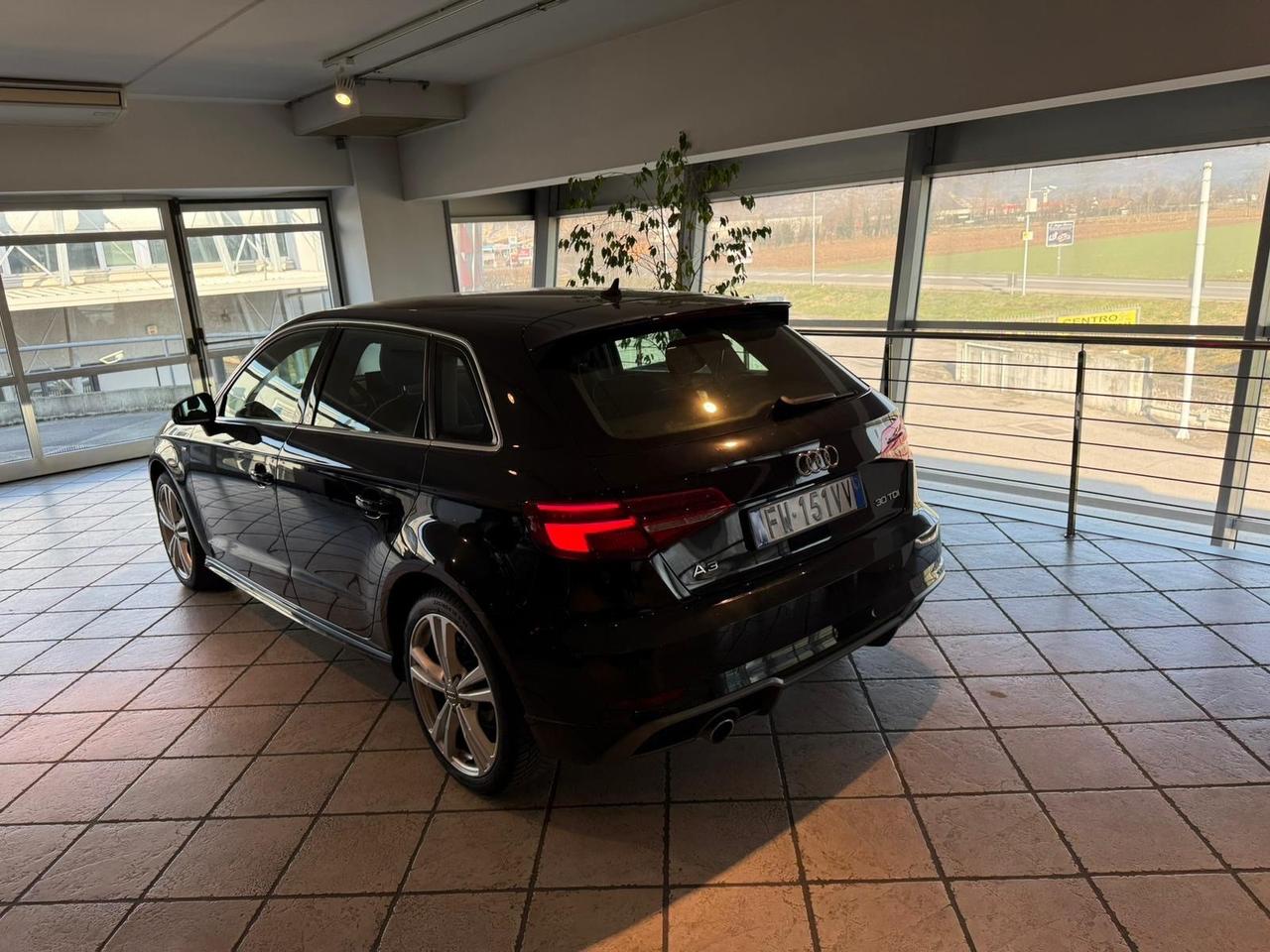 Audi A3 SPB 30 S line