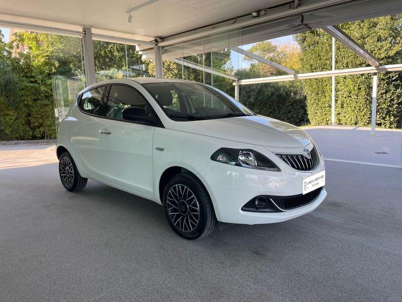 Lancia Ypsilon 1.0 FireFly 70cv Hybrid Platino