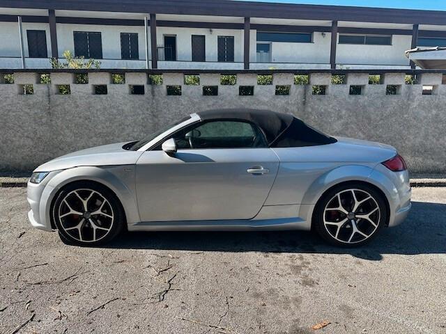 Audi TT Roadster 2.0 TFSI quattro S tronic line