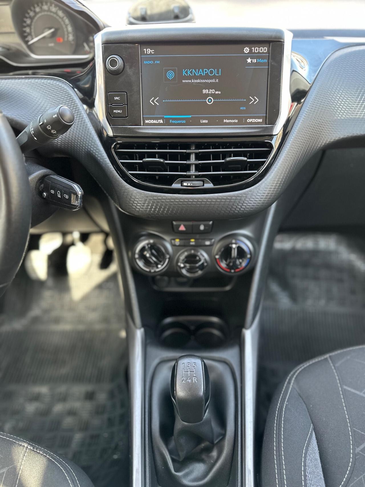 Peugeot 2008 BlueHDi 100 S&S Black Matt