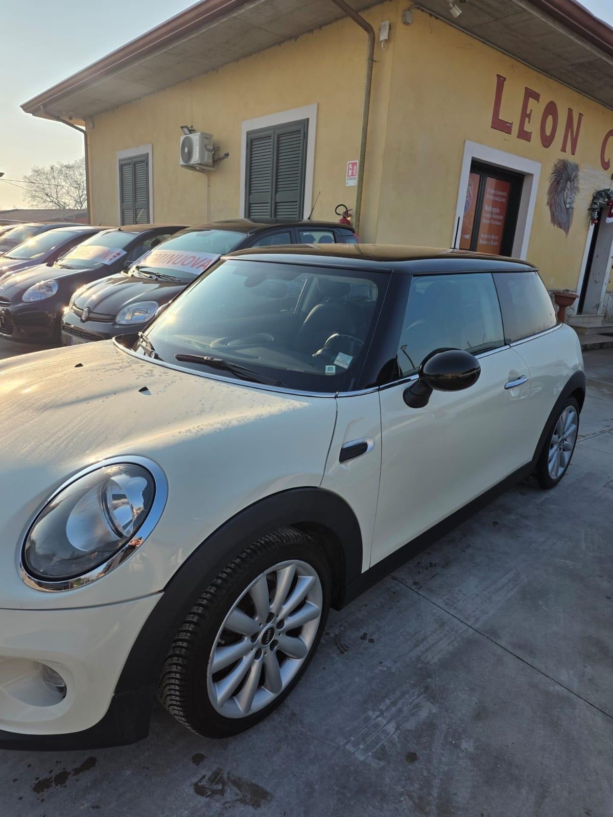 Mini 1.5 Cooper D 5 porte cambio automatico garanzia 12 mesi!!!