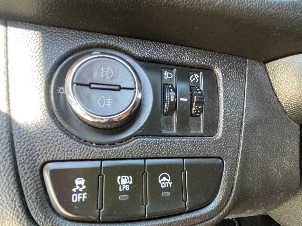 Opel Karl Rocks 1.0 73 CV GPL !!EU6B!!