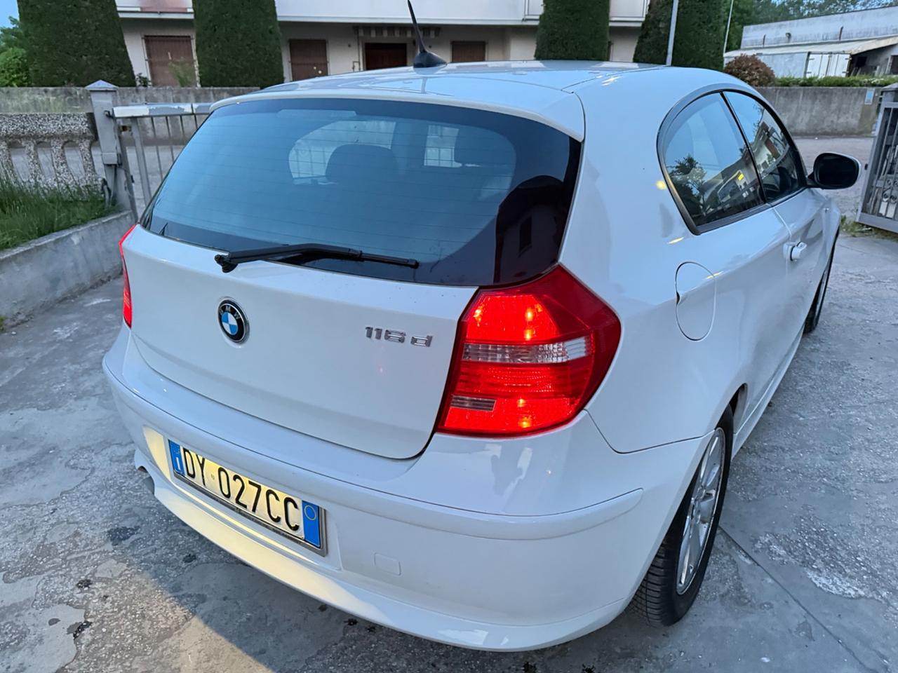 BMW SERIE 1 116D 2.0 DIESEL SOLI 77 MILA KM 09