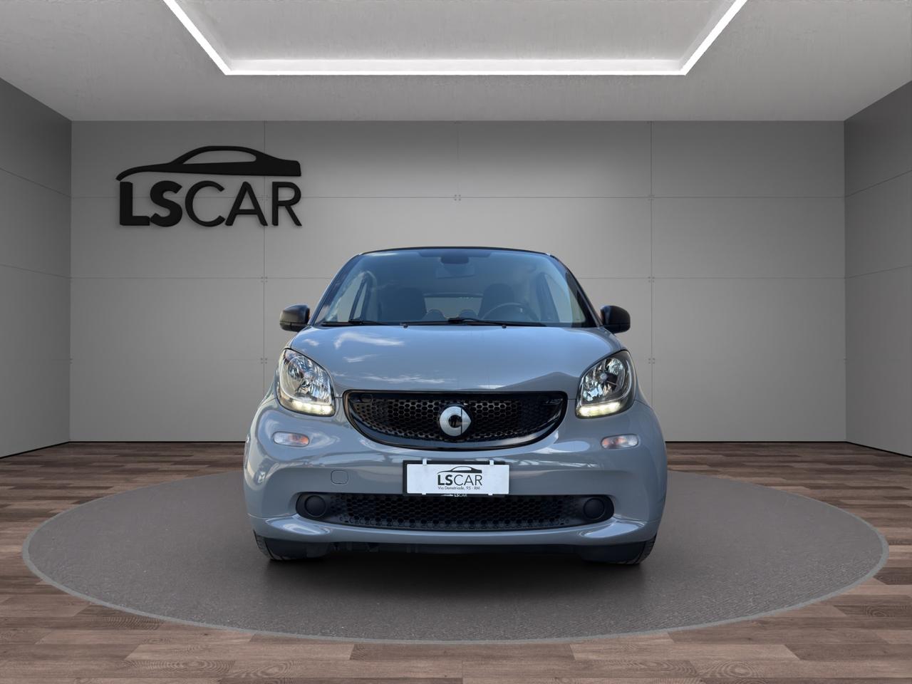 Smart forTwo 0.9 turbo Passion 90cv - Unico proprietario - Cerchi in lega - Luci Led - Tetto panoramico - Schermo Smart - Volante multifunzione - Sedili regolabili in altezza - Bracciolo centrale