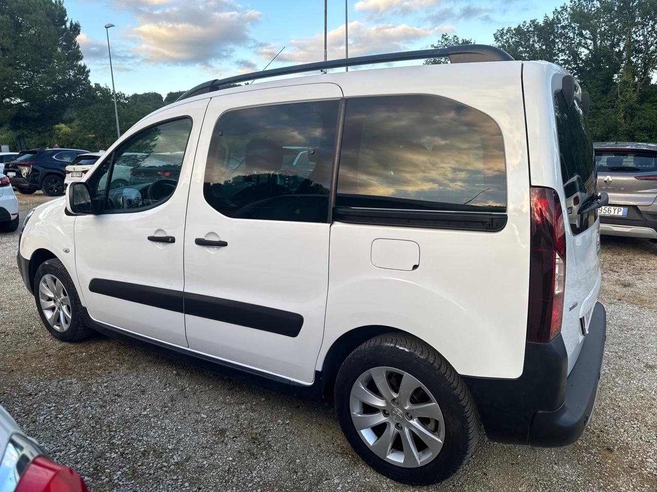 Peugeot Partner Tepee 1.6 BlueHDi 100 Outdoor
