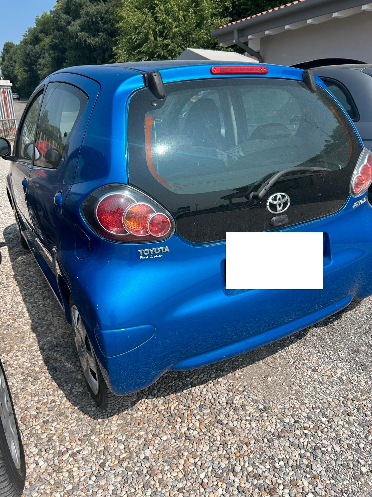 Toyota Aygo 1.0 12V VVT-i 5 porte OK Neo patentati