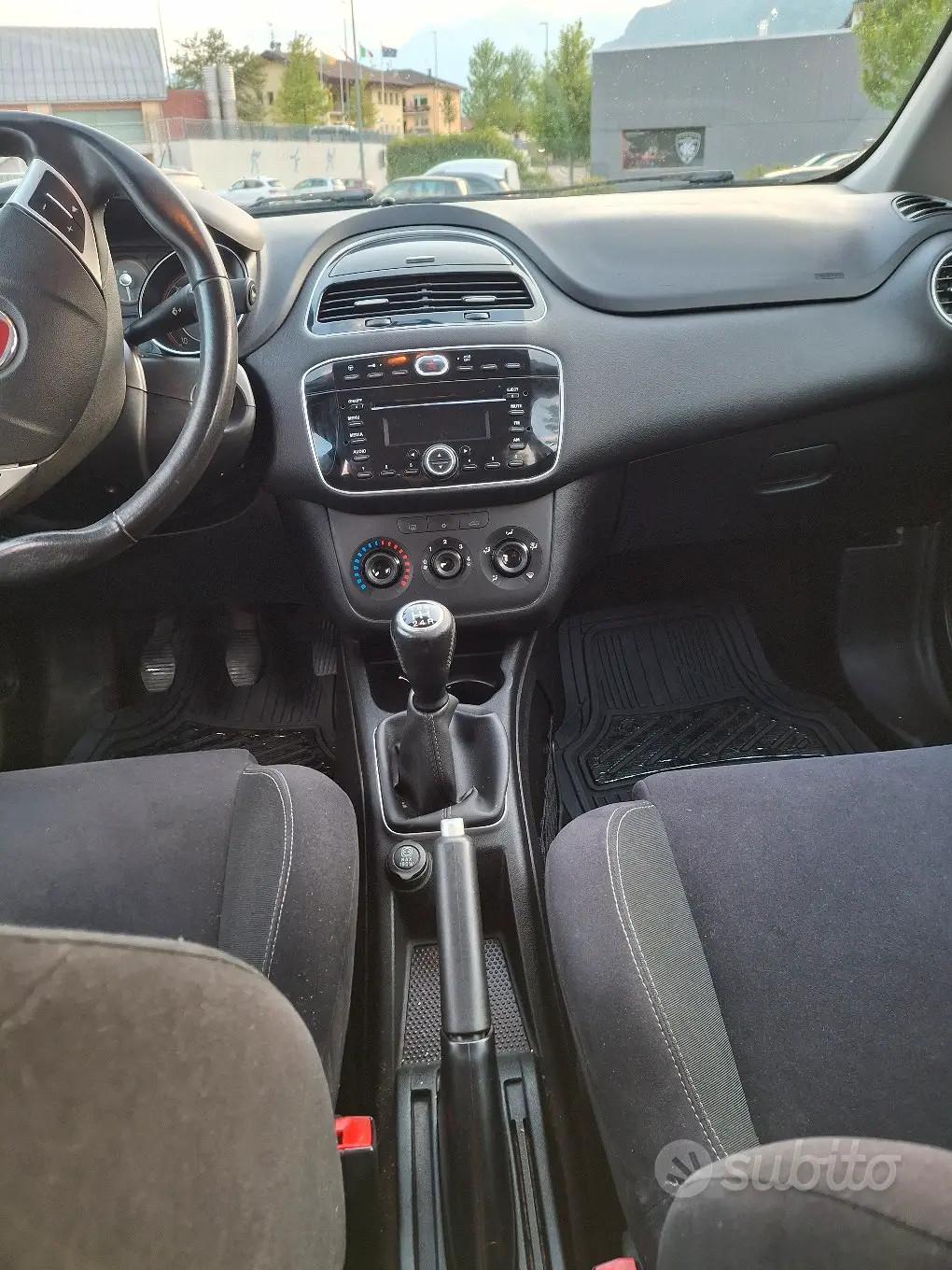 Fiat punto anno 2015 neopatentati