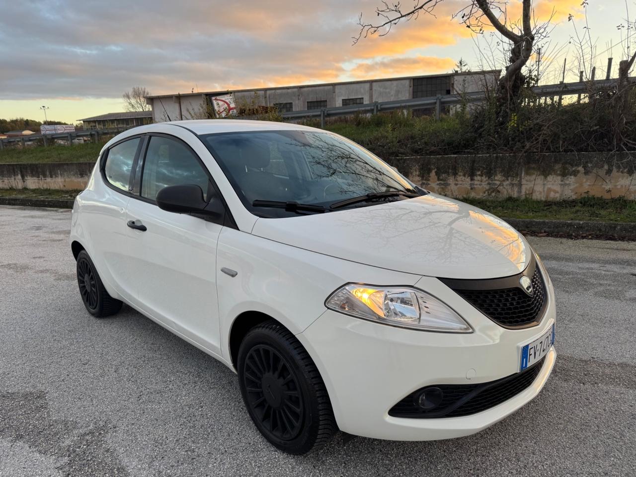 Lancia Ypsilon 1.2 69 CV 5 porte S&S Gold