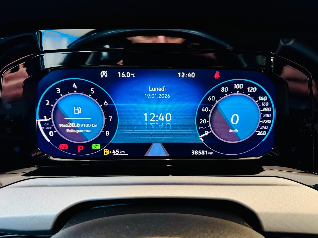 Volkswagen Golf VIII 1.0 eTSI EVO DSG Virtual - Automatica