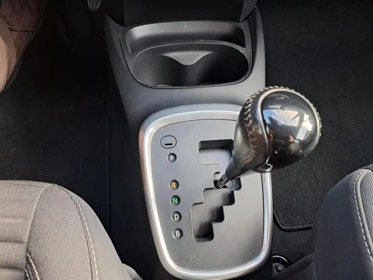 Toyota Yaris 1.5 Hybrid 5 porte Cool