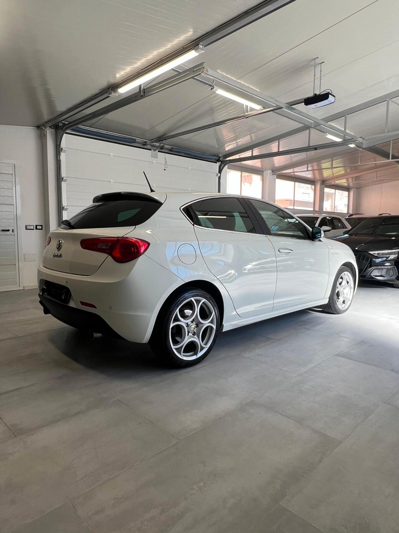 Alfa Romeo Giulietta 2.0 JTDm-2 140 CV Distinctive