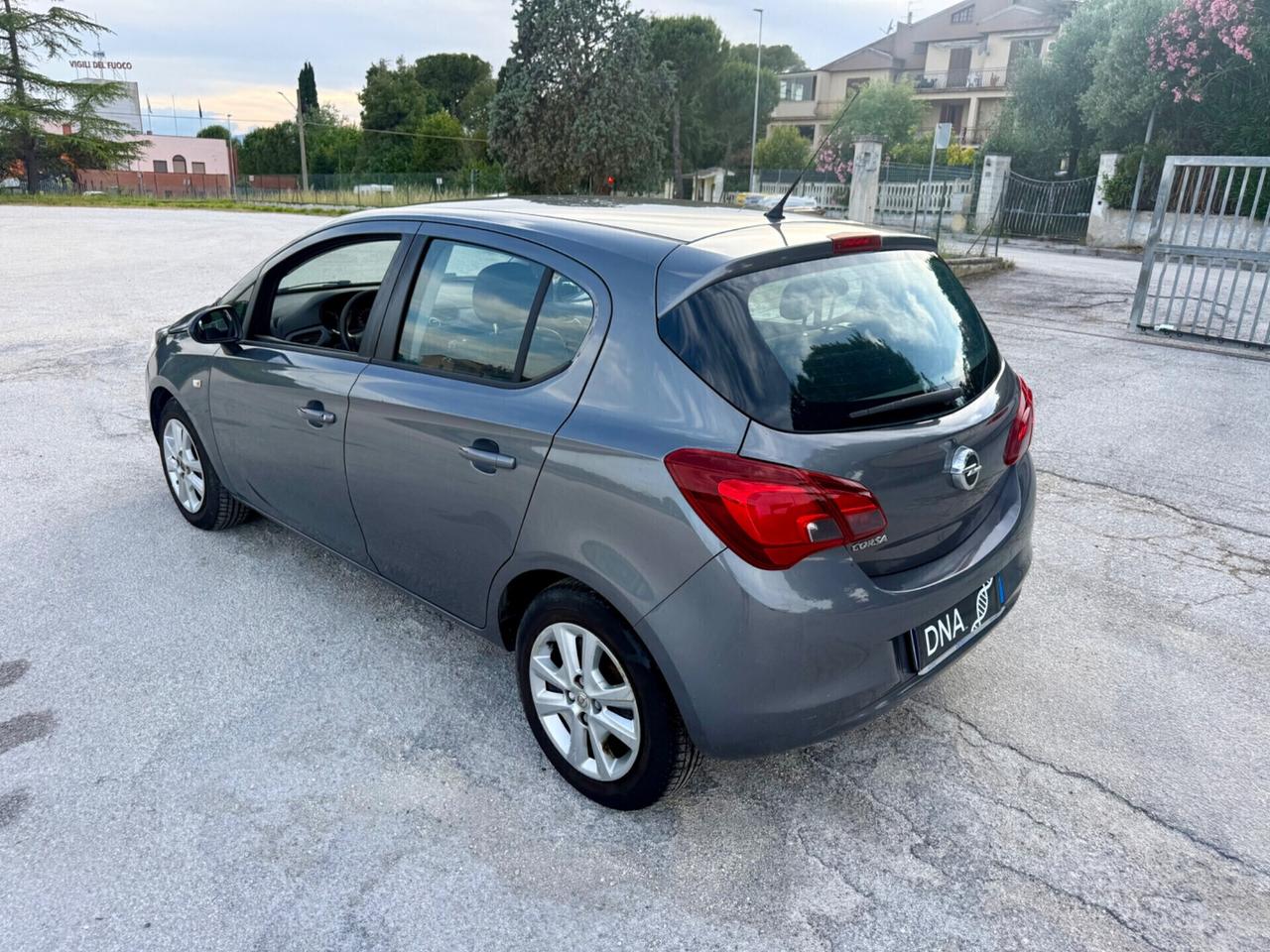 Opel Corsa Bi-fuel 1.4 GPL EURO6B Neopatentati