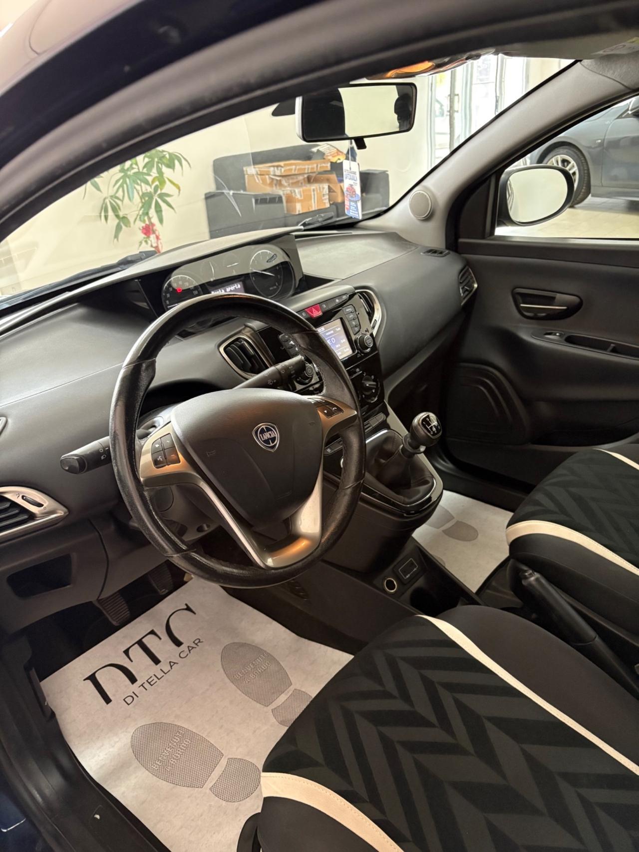 Lancia Ypsilon 1.2 69 CV Silver